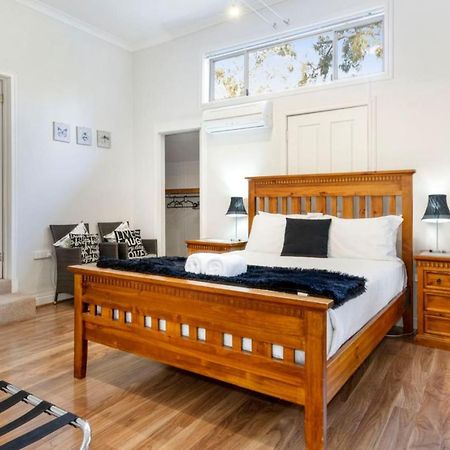 Inn The Tuarts Guest Lodge Wonnerup Eksteriør billede