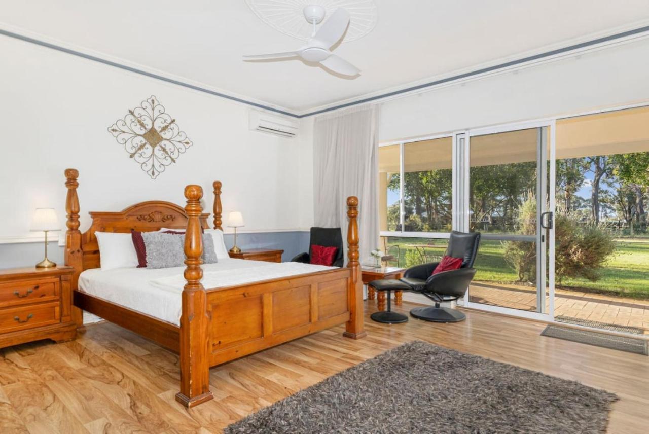 Inn The Tuarts Guest Lodge Wonnerup Eksteriør billede