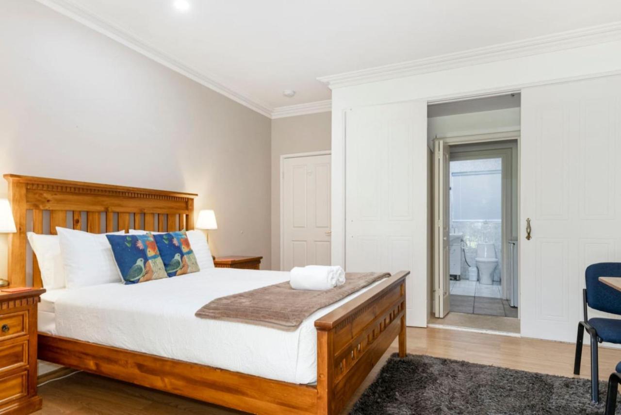 Inn The Tuarts Guest Lodge Wonnerup Eksteriør billede
