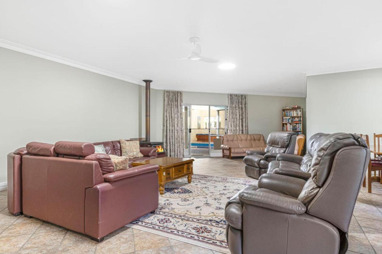 Inn The Tuarts Guest Lodge Wonnerup Eksteriør billede