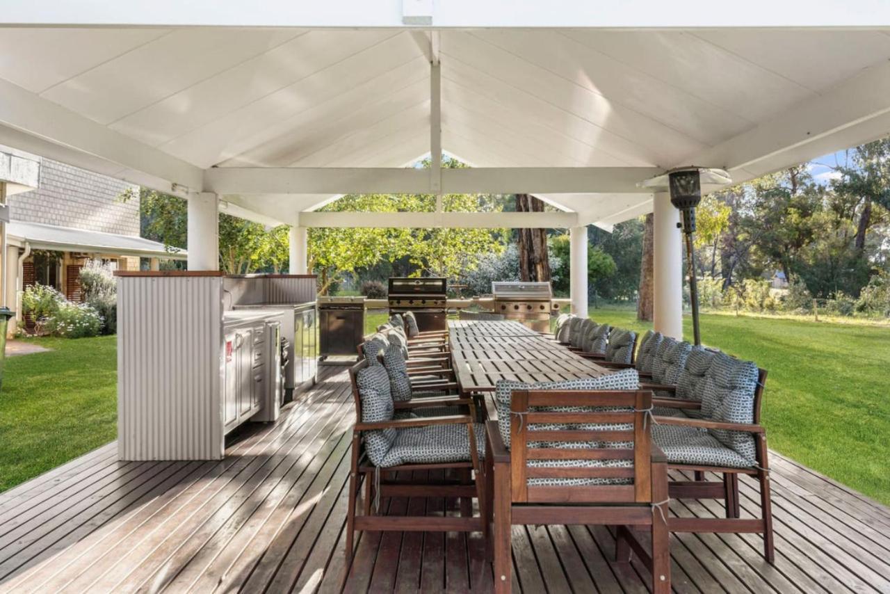 Inn The Tuarts Guest Lodge Wonnerup Eksteriør billede